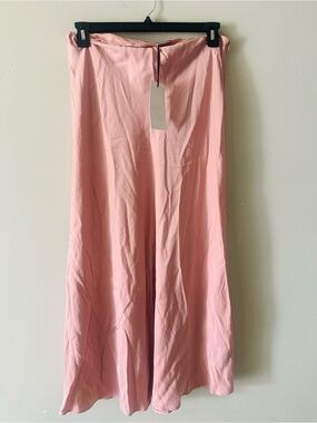 Soft Pink Midi skirt